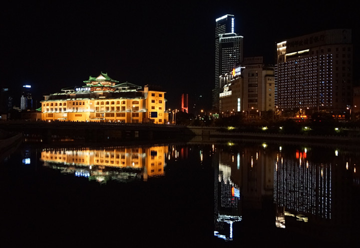 城市夜景1 摄影 雨夜静悄悄