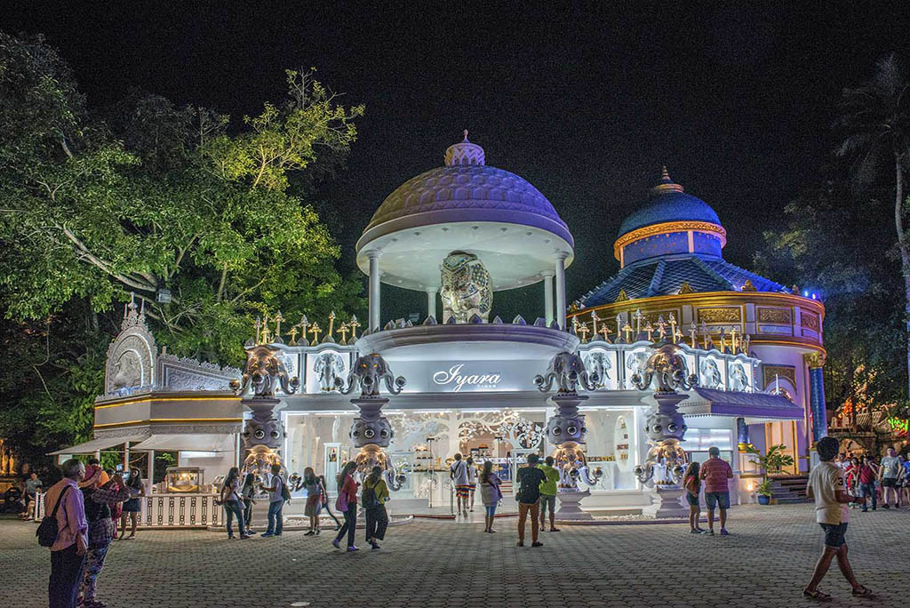 普吉岛幻多奇游乐园街景 摄影 苦瓜董