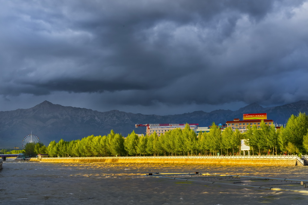 山雨欲来  河水湍流 摄影 银河方舟