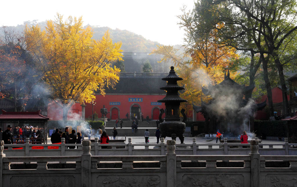 栖霞古寺 摄影 易胆小