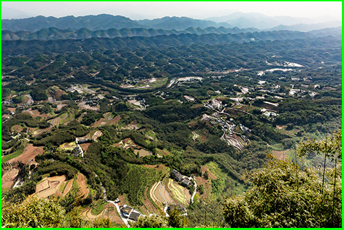 高山脚下 摄影 平安阁