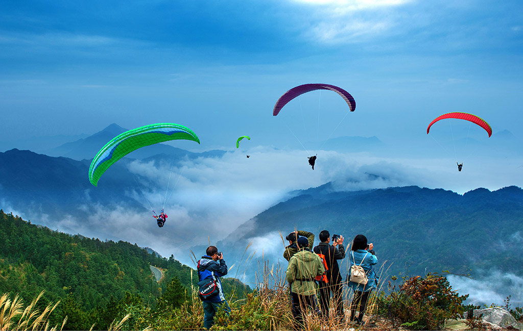 兰天飞翔 摄影 幕阜山