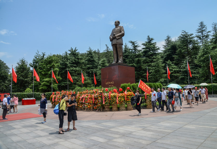 毛泽东韶山铜像 摄影 时颖