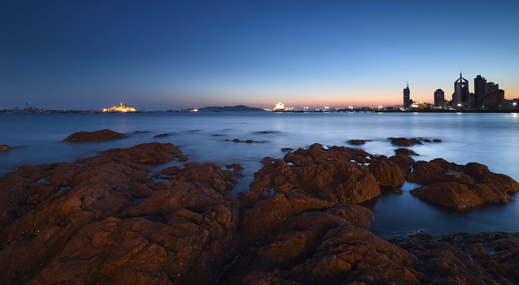 青岛的前海湾夜色 摄影 qdzp