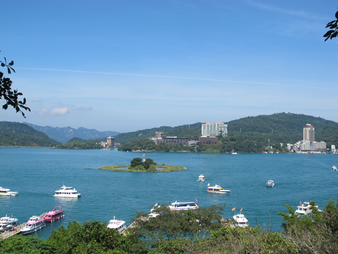 碧海蓝天日月潭 摄影 回眸瞬间