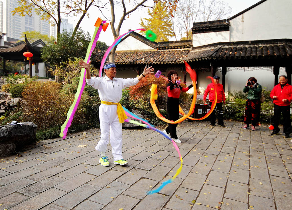 非遗文化永留传（三）空竹双飞 摄影 易胆小