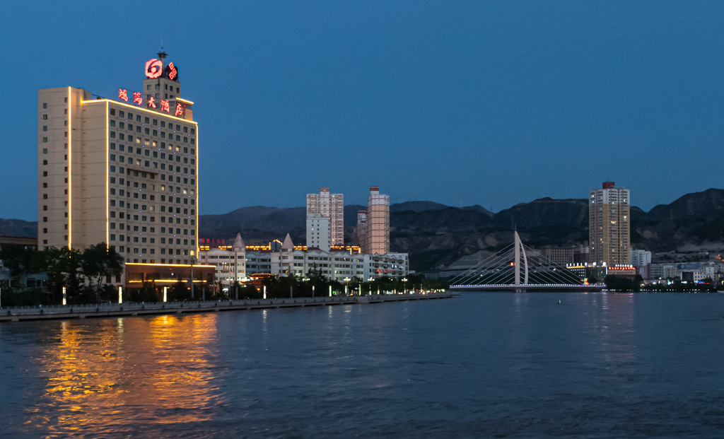 黄河岸边的夜景 摄影 田园牧歌F