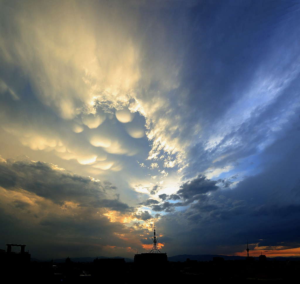 北京雨后的天空2 摄影 三人