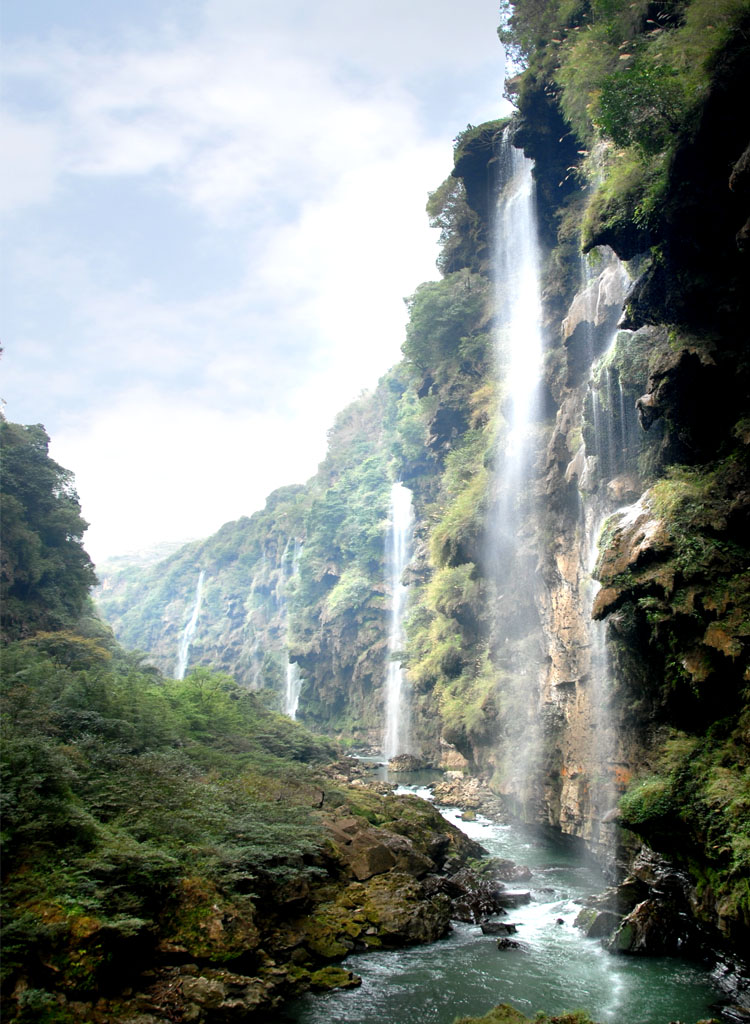 峡谷飞瀑 摄影 qjr