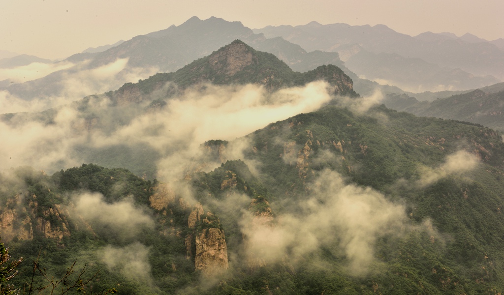 山间的云 摄影 西山风景