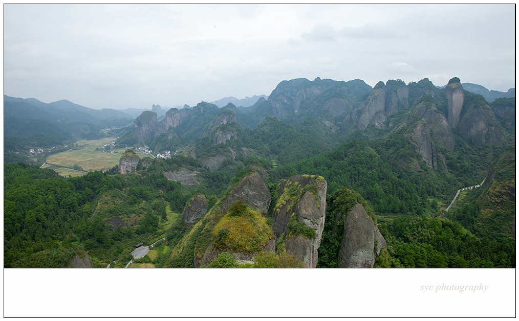 骆驼峰上观景（湘西南游137） 摄影 尹成