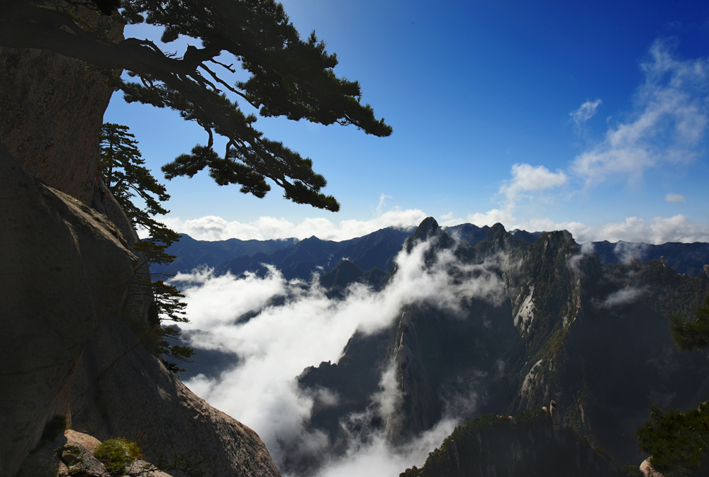 云为山霓裳 摄影 沙弛