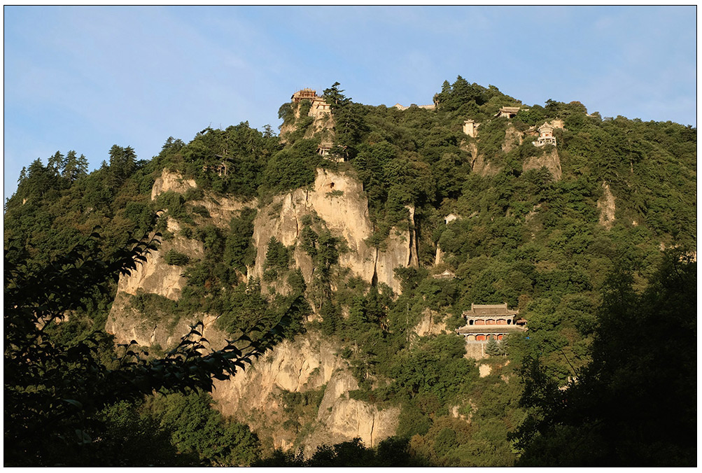 仰望“皇城”和“雷声峰”（问道崆峒山35） 摄影 尹成