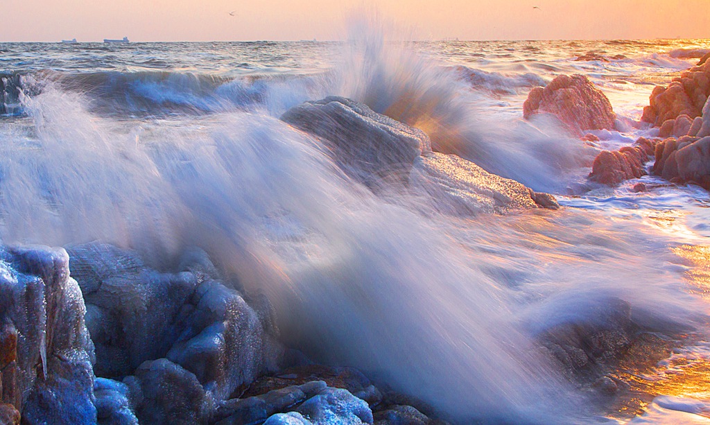 浪击海礁 摄影 水滴AAA