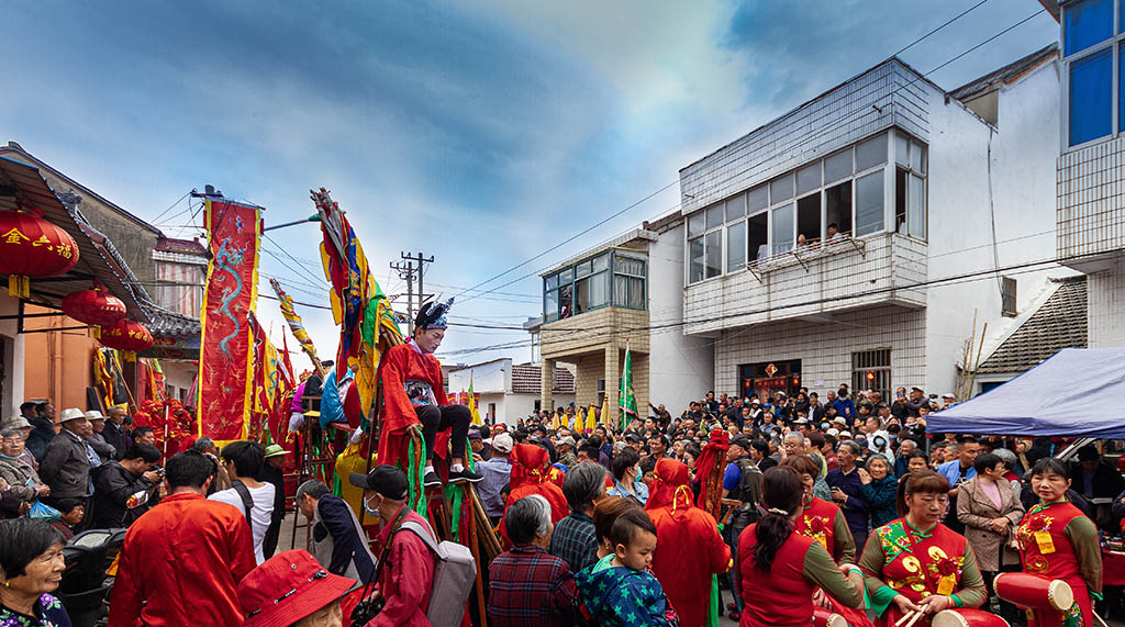 乡村庙会（七） 待   场 摄影 易胆小