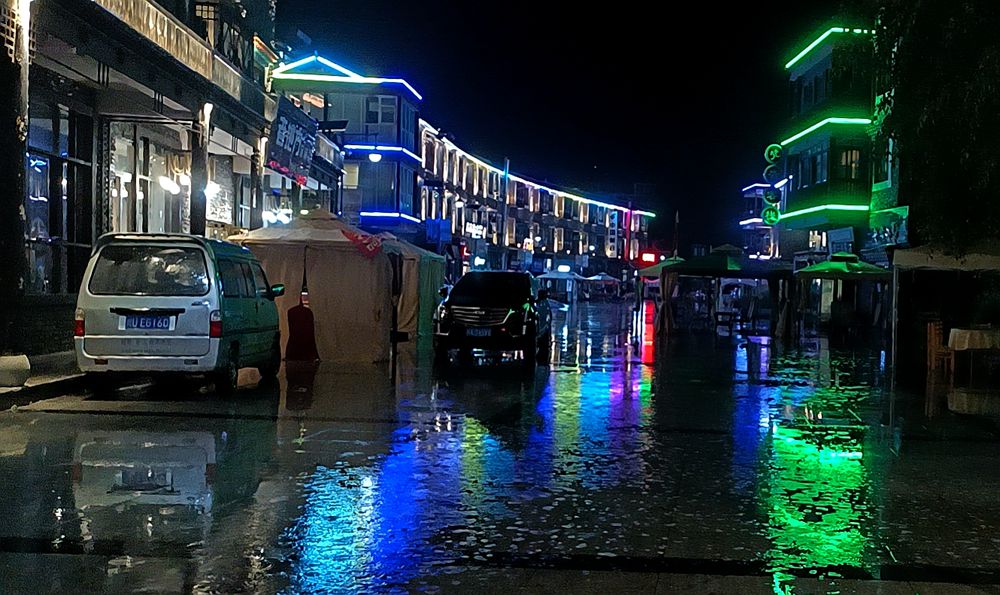 藏寨雨夜 …… 摄影 老格