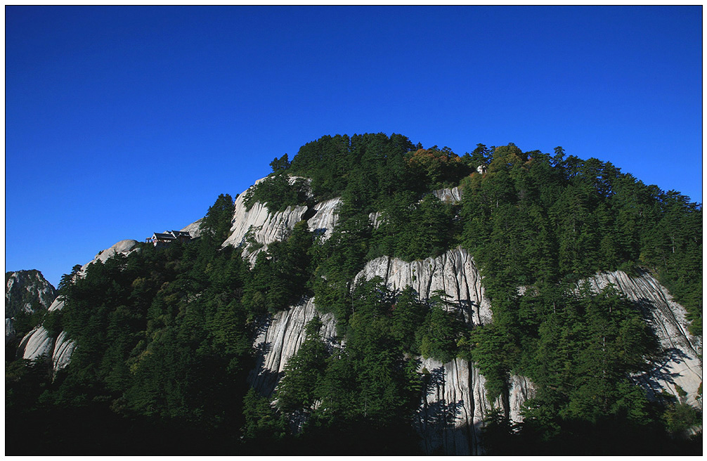 仰看南峰（登华山093） 摄影 尹成