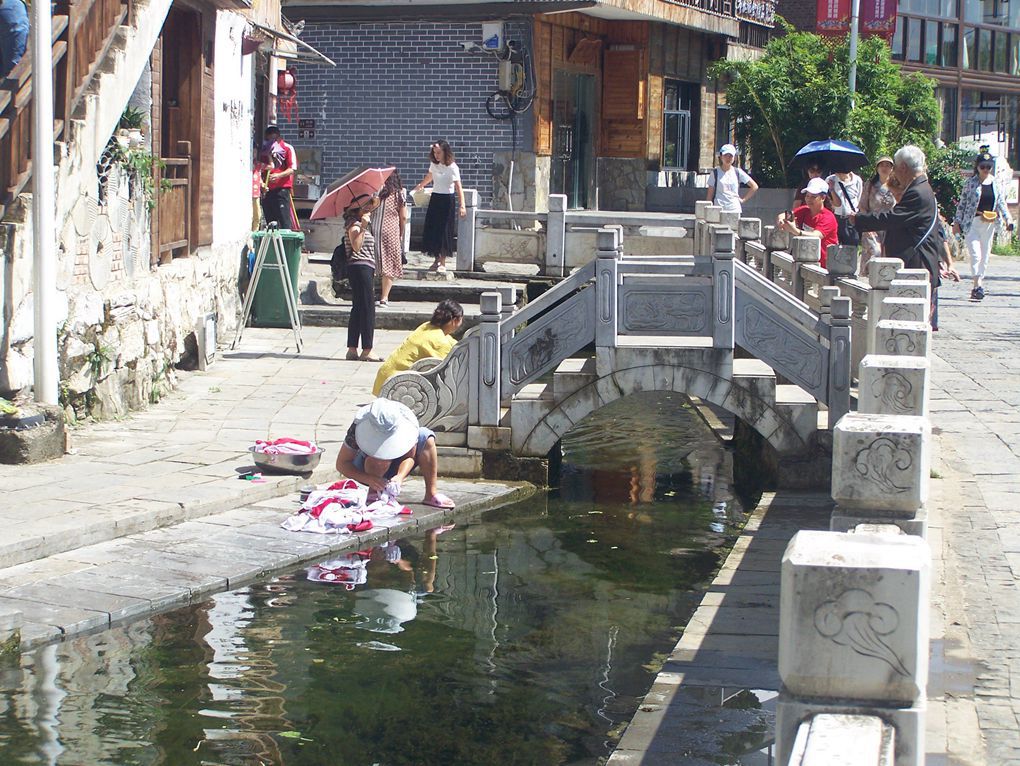青岩龙井布依寨 摄影 力马