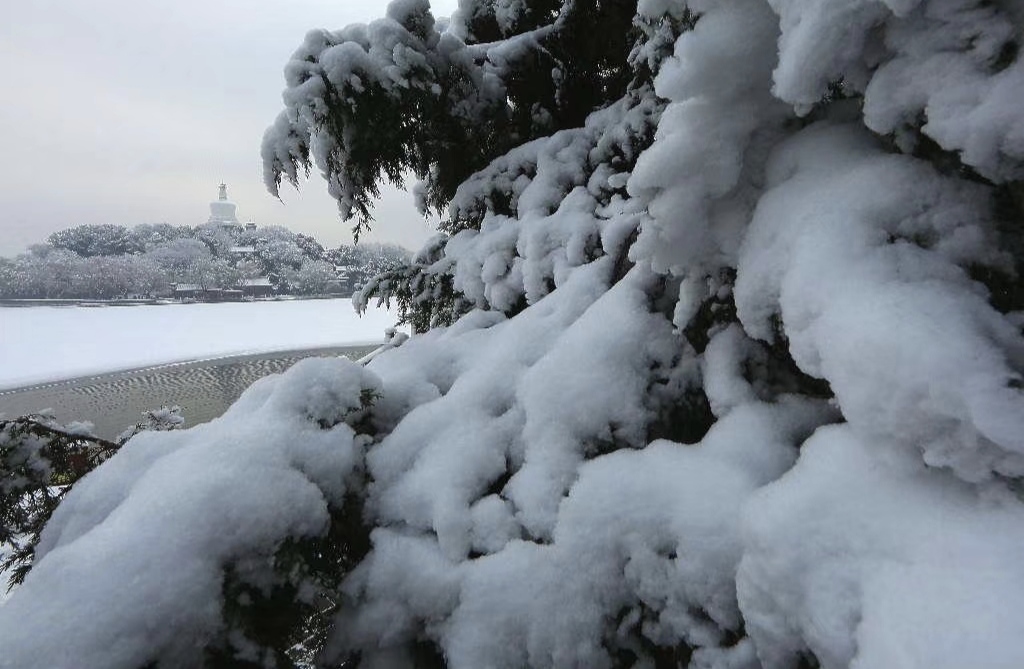 雪中北京北海 摄影 三人