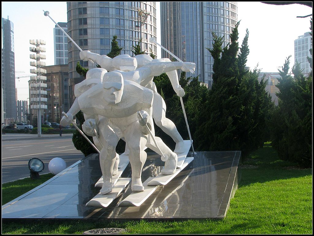 大连星海广场运动系列雕塑12 摄影 走马观花