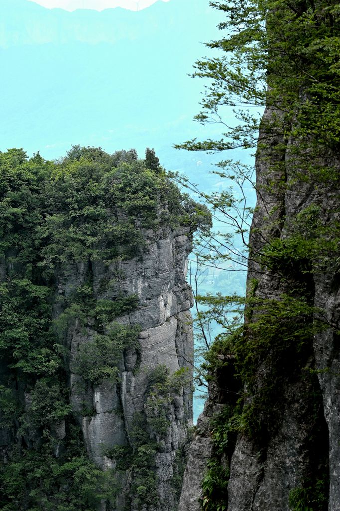 相望的山崖 摄影 景仲平