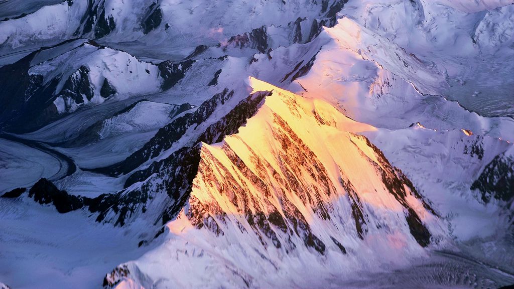 雪山夕阳 摄影 景仲平