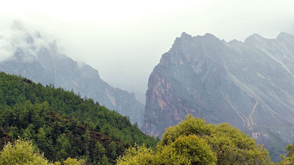 雨雾中的山峦 摄影 景仲平