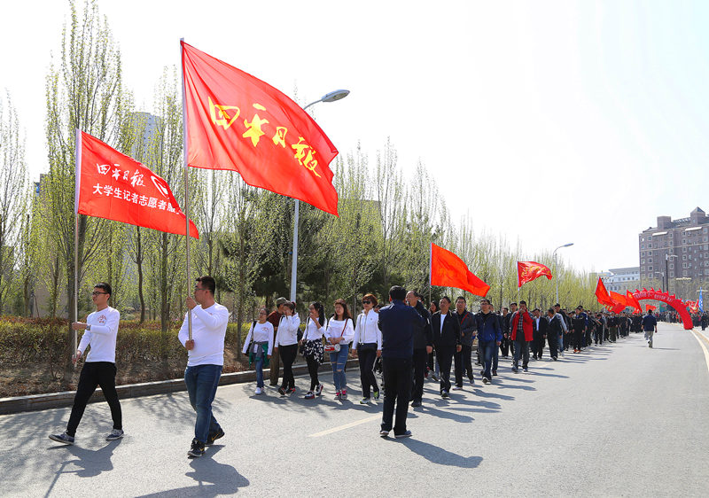 大学生 摄影 付炳权