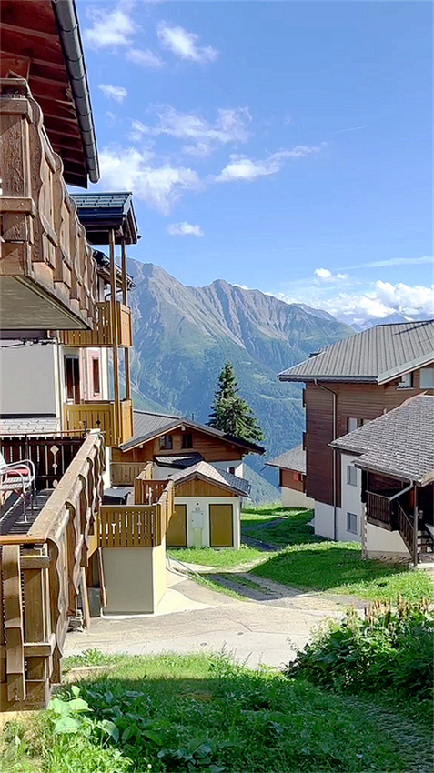 瑞士梦幻山坡小镇风景 摄影 飞鹰998