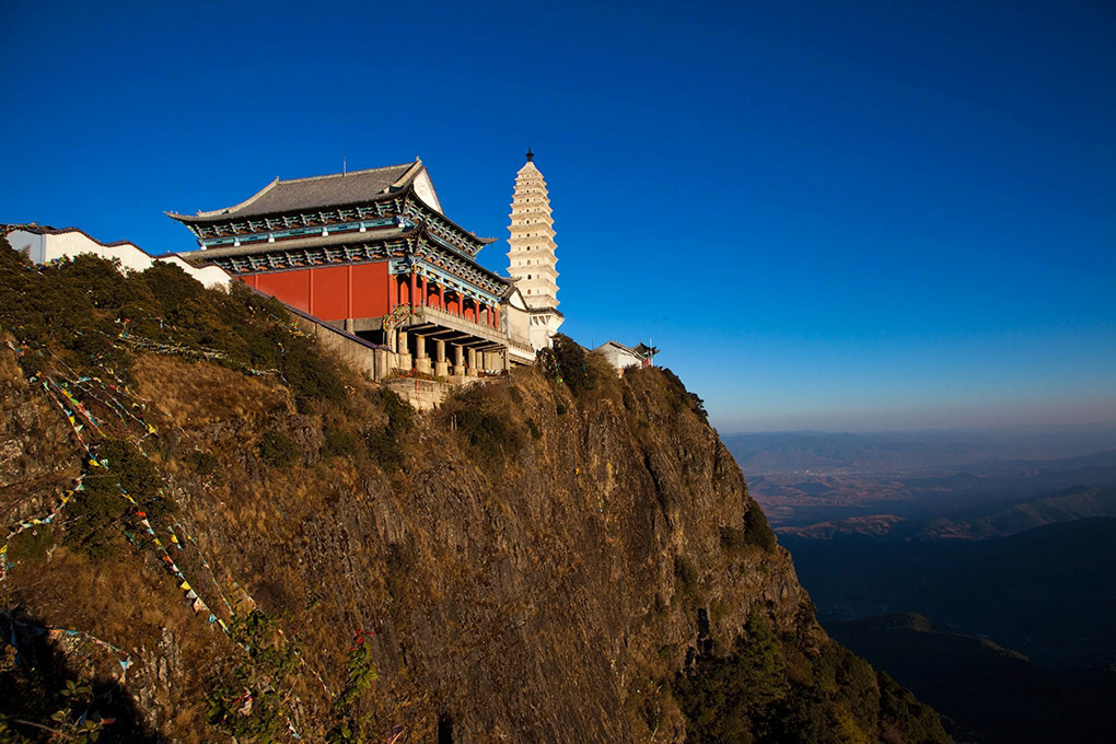 金顶寺夕照（那年去滇西542） 摄影 尹成