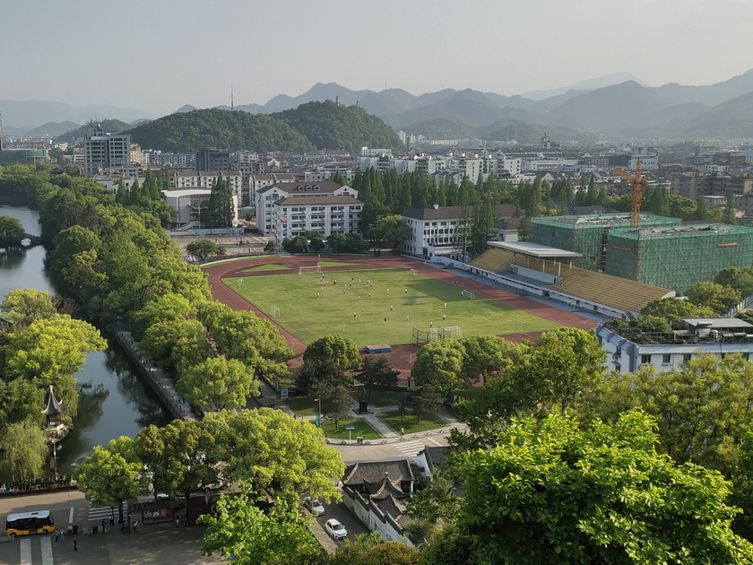 台州临海（4 ） 摄影 菜市口看客