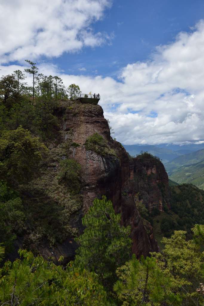 山高人为峰 摄影 丽强