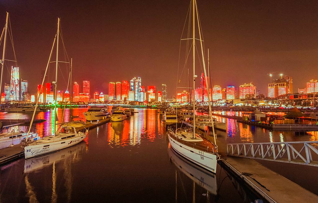 青岛华灯初上的港湾 摄影 qdzp